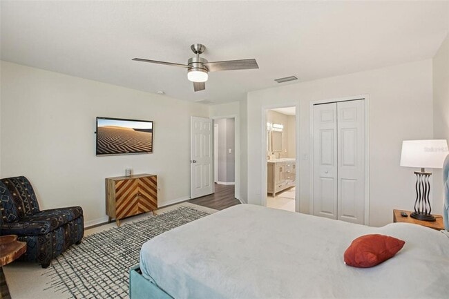 Building Photo - 2624 Kenchester Loop