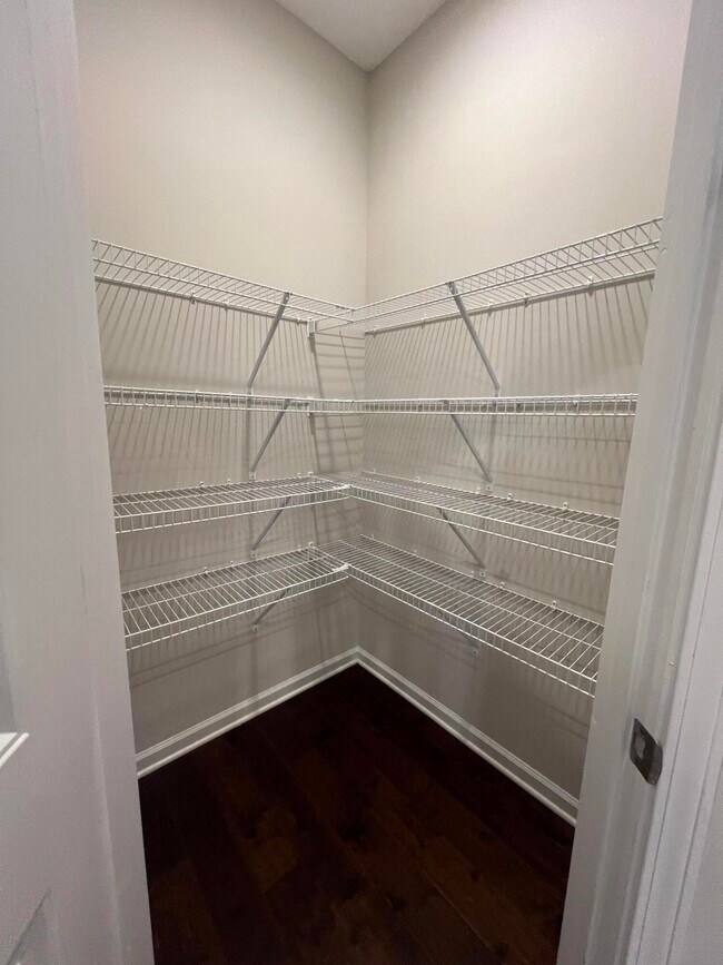 Building Photo - 3177 Mayflower Ln