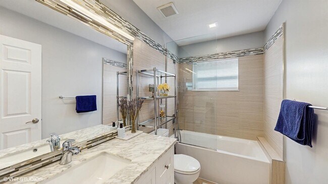 Building Photo - 15151 Banbury Ct