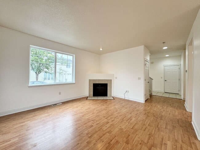 Building Photo - 6924 SW Kim Pl