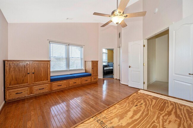 Building Photo - WELLER ESTATES