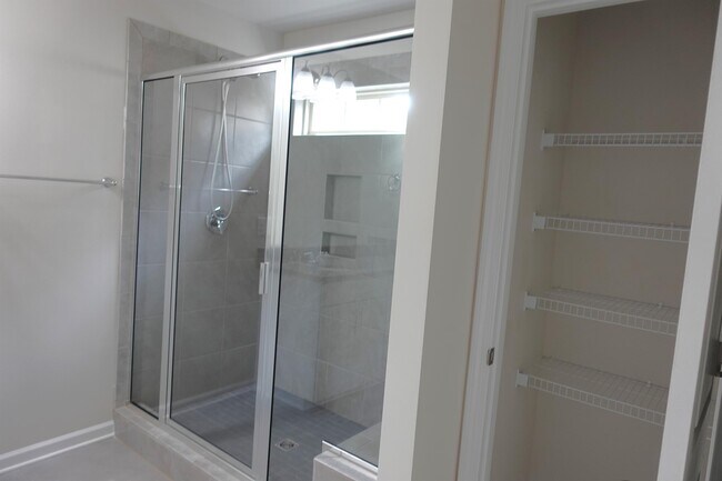 Building Photo - 24 Noble Wing Ln