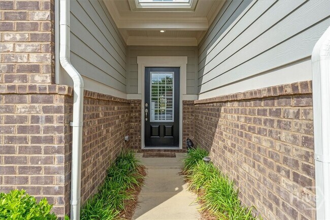 Building Photo - 1021 Leeward Run Trl