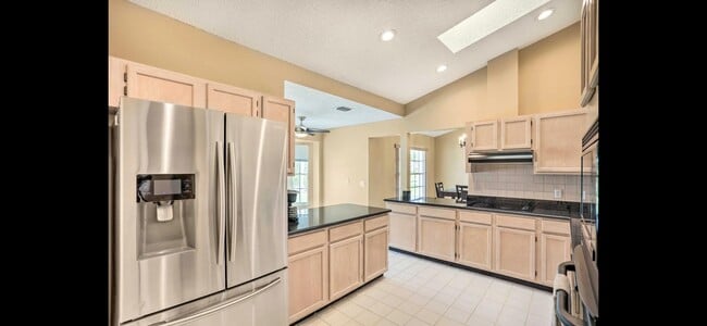 Building Photo - 2937 SE Cates Cir