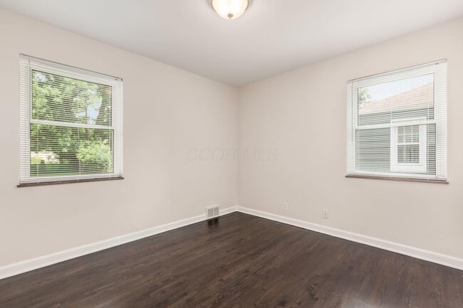 Building Photo - 336 E Weisheimer Rd