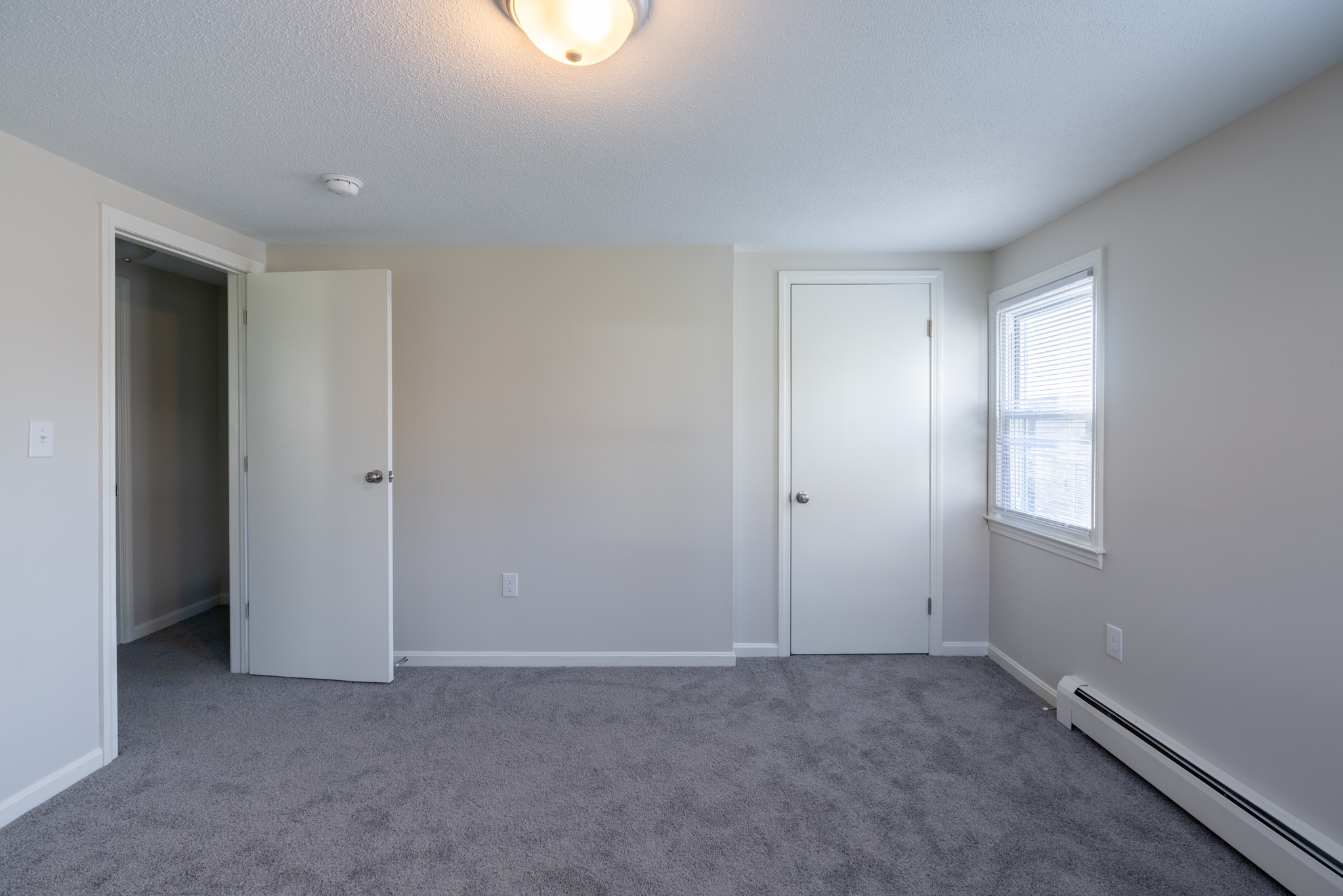 Building Photo - 8 Elm Hill Dr