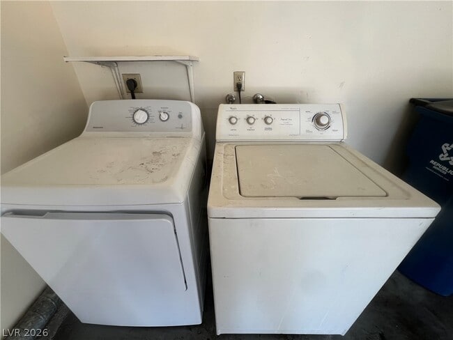 Building Photo - 8940 Clairton Ct