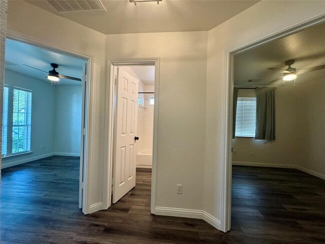 Building Photo - 5615 Taylorcrest Dr