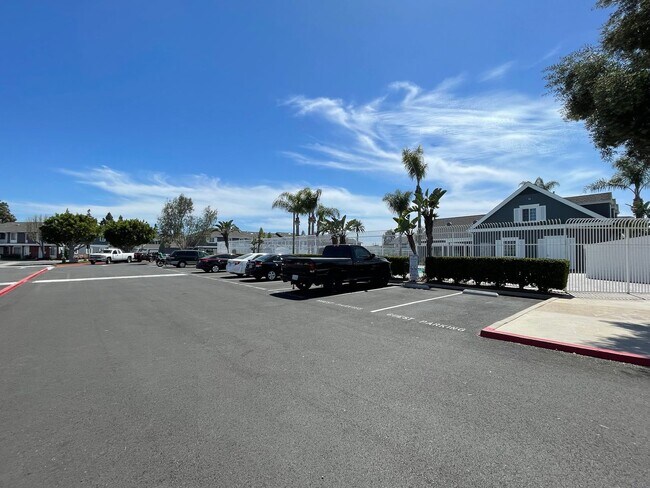 Building Photo - Single-Story Condo Steps from OC Fairgrounds & Minutes to Eastside Costa Mesa