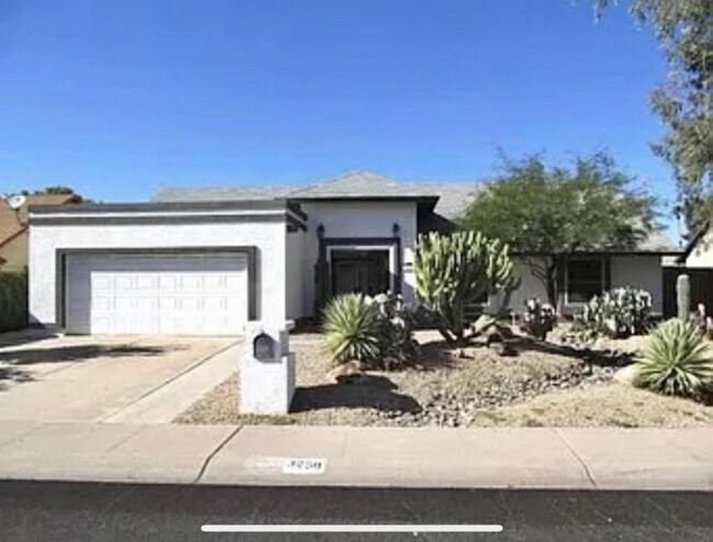 Building Photo - 3250 W Helena Dr