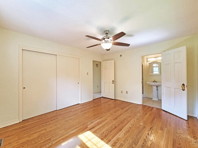 Building Photo - 133 Glenrochie Dr