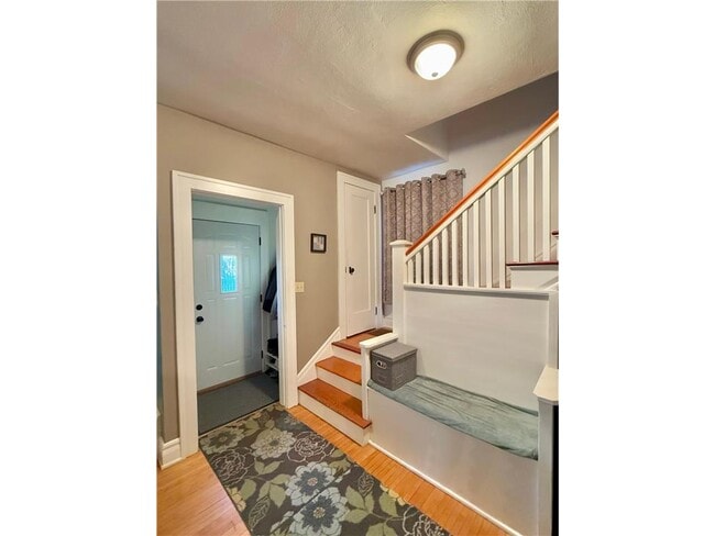 Building Photo - 1201 6th St SW