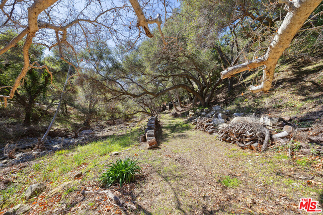 Building Photo - 583 California Trail