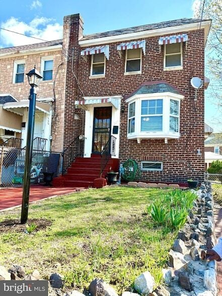 Building Photo - 324 S 27th St