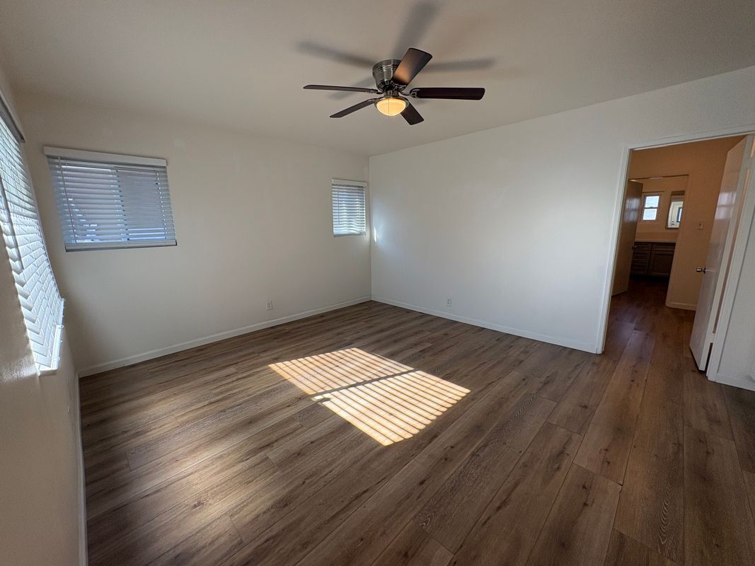 Building Photo - 3011 E 7th St