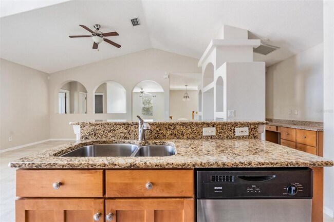 Building Photo - 6008 Fishhawk Crossing Blvd
