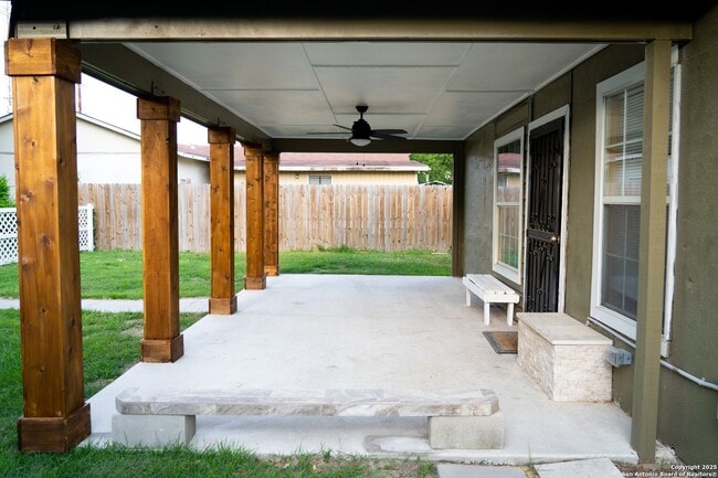 Building Photo - Super Cute 2Bed/1Bath Home for Lease! Available NOW!