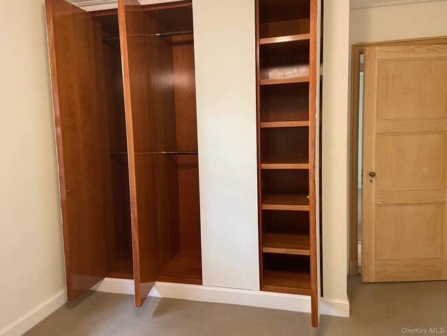 Building Photo - 330 Broadway