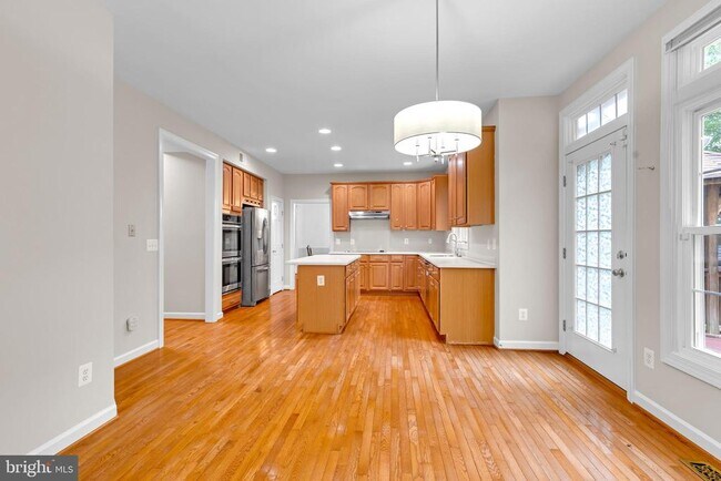 Building Photo - 10495 Wharfdale Pl