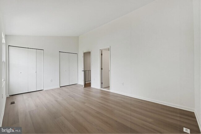 Building Photo - 2846 Schoolhouse Cir