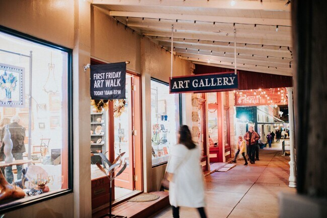 Building Photo - Luxurious 4 BR / 2 BA with THREE-CAR GARAGE - 2314 SF - Harmony Hills, Fredericksburg!