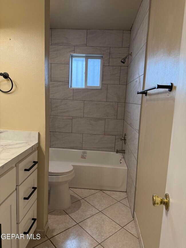 Building Photo - 220 Rio Tinto Dr