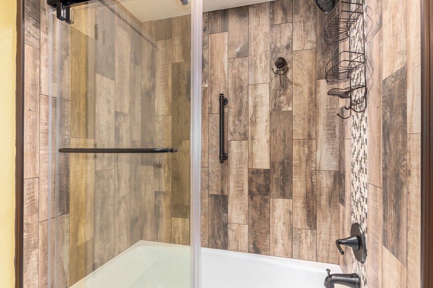 Building Photo - 25609 N Forest Rd