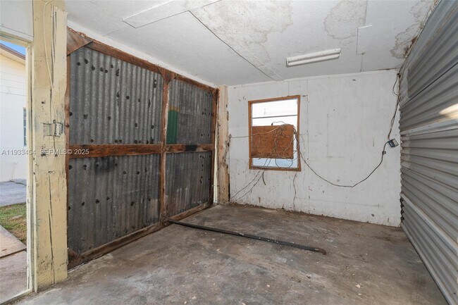 Building Photo - 1705 FL-37