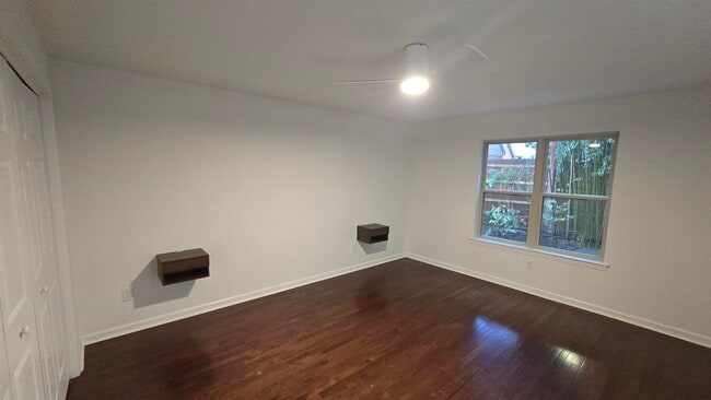 Building Photo - 284 C St