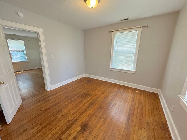 Building Photo - Charming Two-Bedroom Single Family Home with Detached Garage