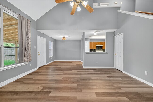 Building Photo - 8253 Fuqua Gardens Dr