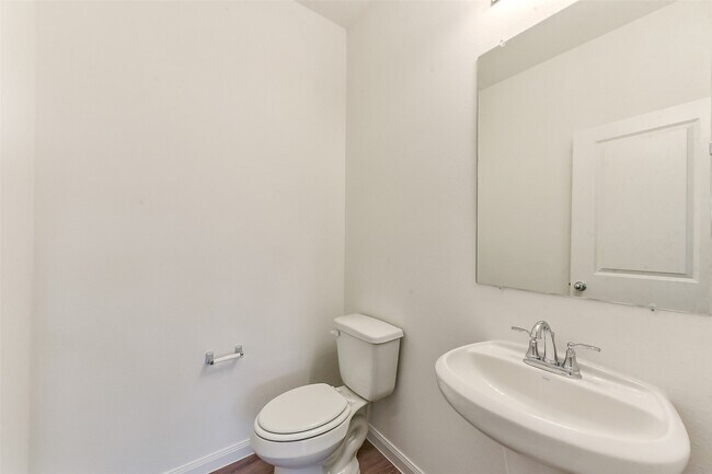 Building Photo - 3906 Sugardale St