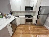 Building Photo - 372 Oxford St