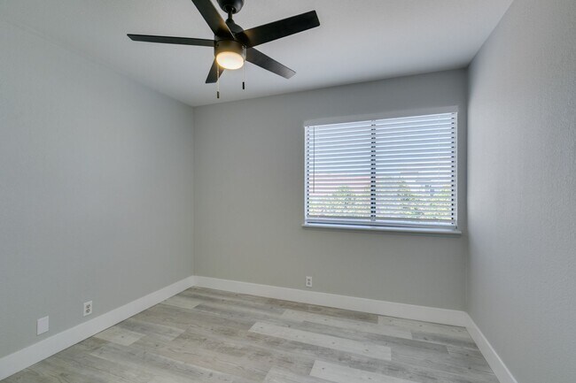 Building Photo - 91 Trevor Dr