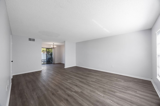 Building Photo - 200 Westwood Terrace N