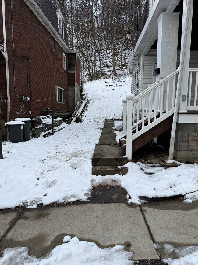 Building Photo - 550 Wood St