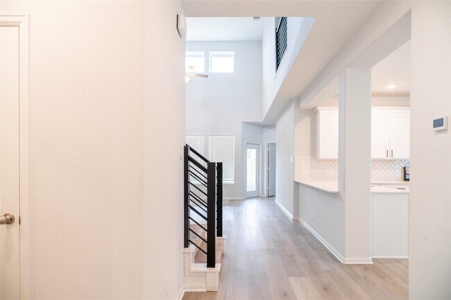 Building Photo - 208 Cambria Green Ln