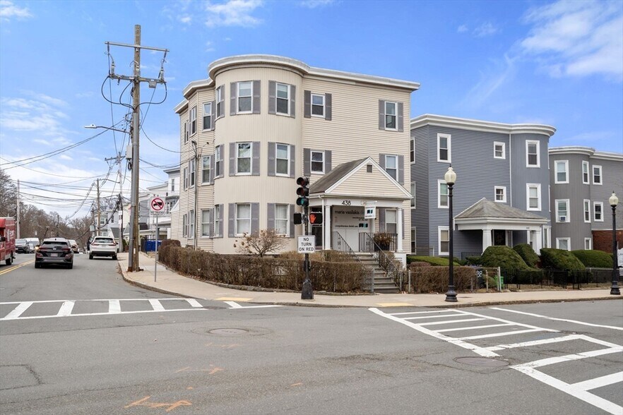 Building Photo - 438 Washington St