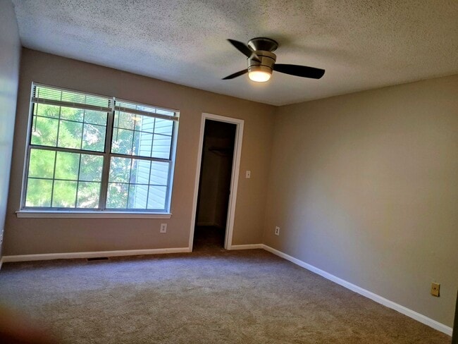 Building Photo - 5361 Gardner Ct