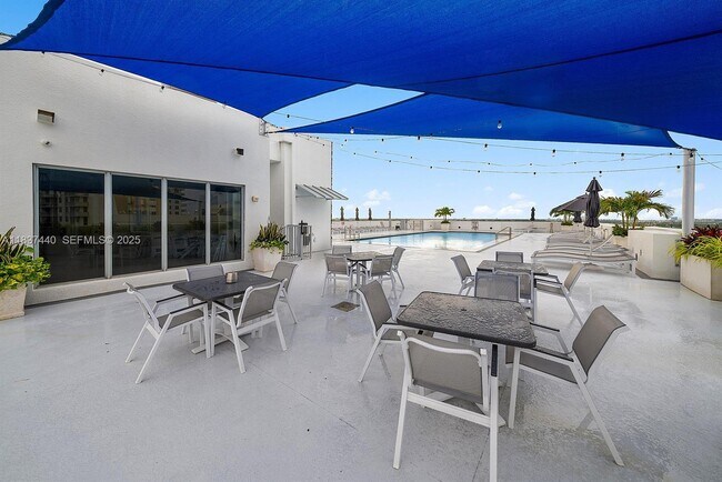 Building Photo - 1830 Radius Dr