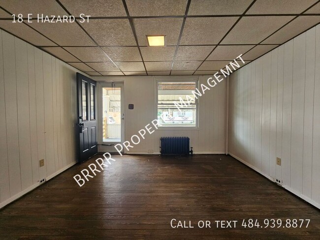 Building Photo - 18 E Hazard St