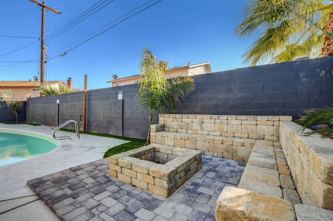 Building Photo - 2523 Palma Vista Ave