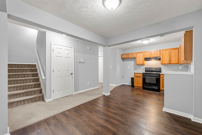 Building Photo - 1526 Venetian Dr SW
