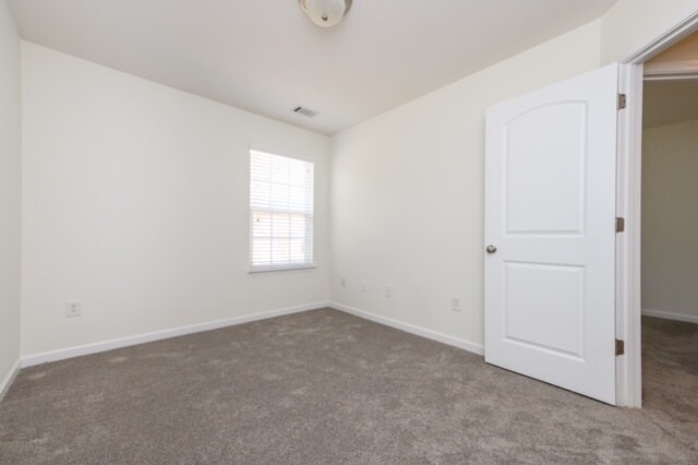 Building Photo - 211 Shady Grove Dr