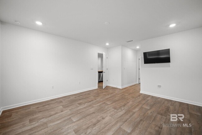 Building Photo - 15133 Forsythia Lp