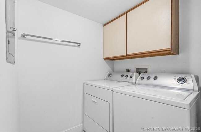 Building Photo - 1155 Reef Rd