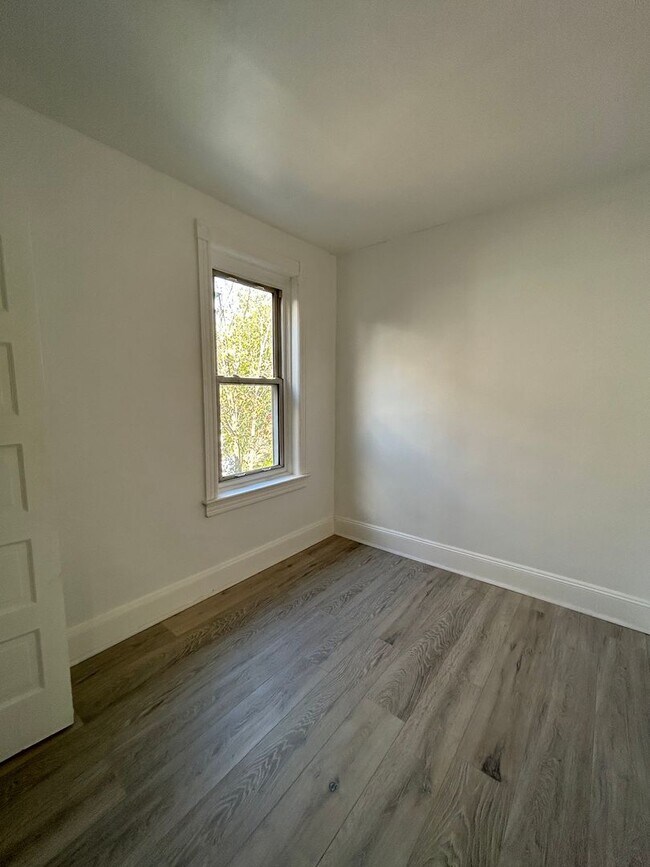 Building Photo - 350 Cleveland Ave