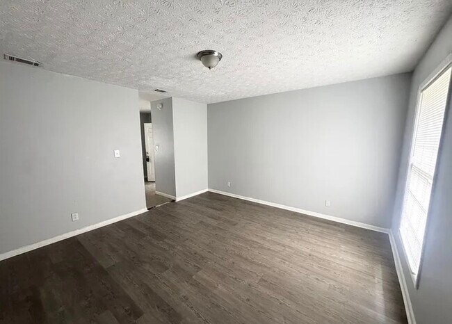 Building Photo - 3258 Lancing Ln