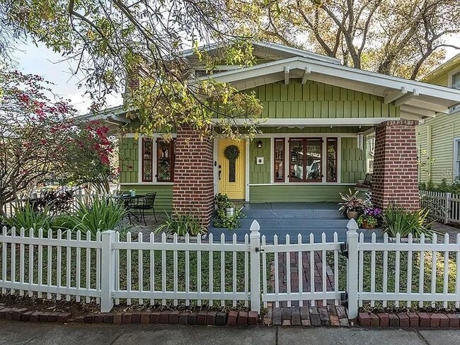 Primary Photo - 702 S Bungalow Terrace