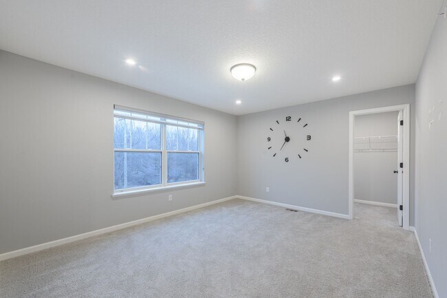 Building Photo - Awesome maple grove 5 bed 4 bath townhome! Pond views, 2 years old!